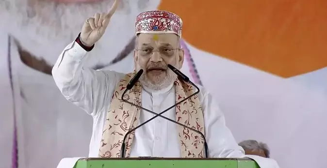 दरभंगा की धरती पर मैथिली ठाकुर के लिए वोट मांगने पहुंचे अमित शाह! लालू यादव को दी खुली चुनौती